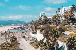 10 Cozy apartment heart of Santa Monica